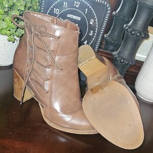 Pierre Dumas Brown Lace-Up Block Heel Ankle Boots